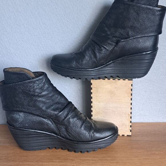 Fly London Yegi Wedge Ankle Booties Women’s 39 8.5 Black Leather Platform Shoes - Picture 5 of 12